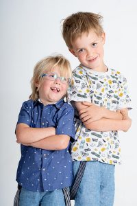portret van 2 broertjes in de studio