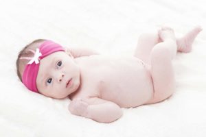 newbornshoot van baby in de fotostudio