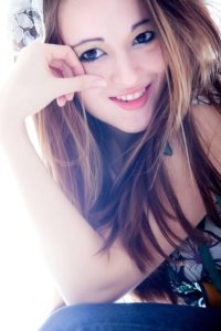 portretfoto van meisje tijdens studioshoot